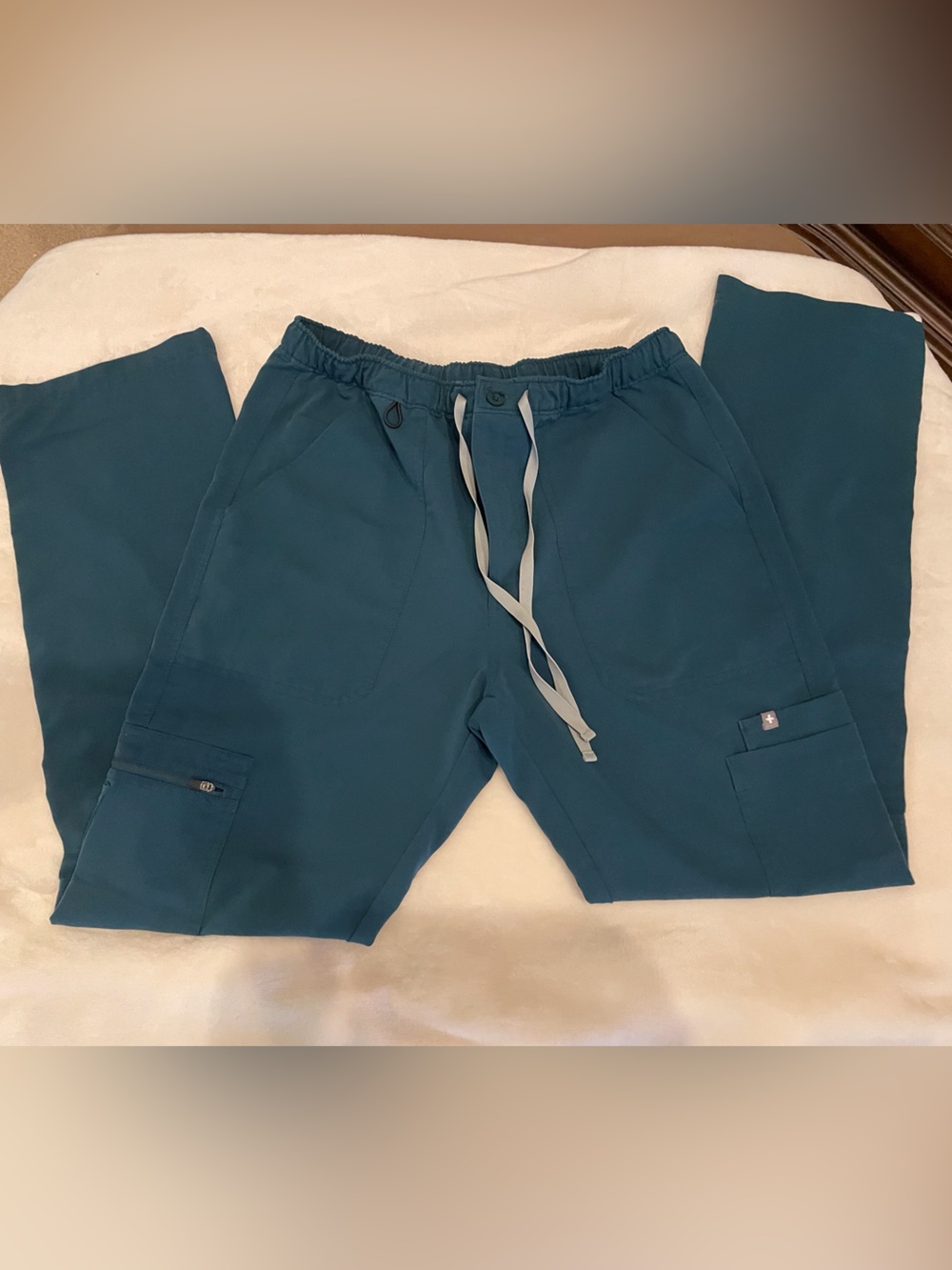 Figs Cairo scrub pants size medium.